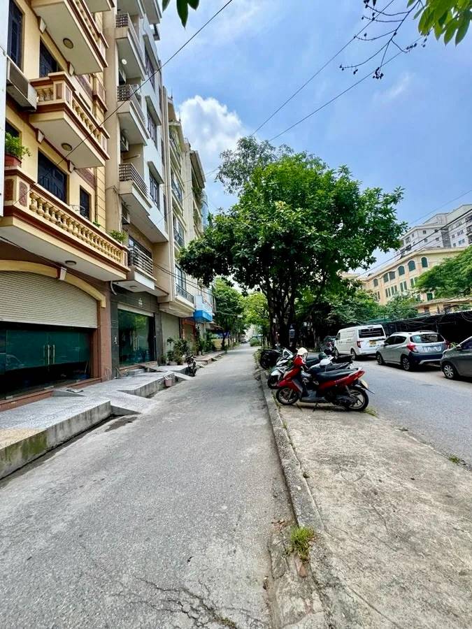 Nhà phân lô VIP mặt phố Đền Lừ – Tân Mai, ô tô tránh, vỉa hè rộng, gần hồ, giá đầu tư tốt