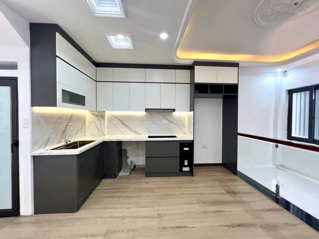 Bán nhà Tựu Liệt, Hoàng Liệt, Hoàng Mai, 45m2, mặt tiền 4m, ô tô vào nhà, giá 7,7 tỷ