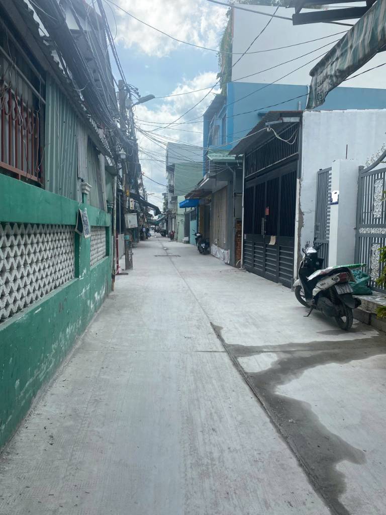 Bán đất Huỳnh Tấn Phát, Quận 7, 80m², Xe hơi đỗ gần cửa, nở hậu, sổ đỏ chính chủ, giá chỉ 5,4 tỷ