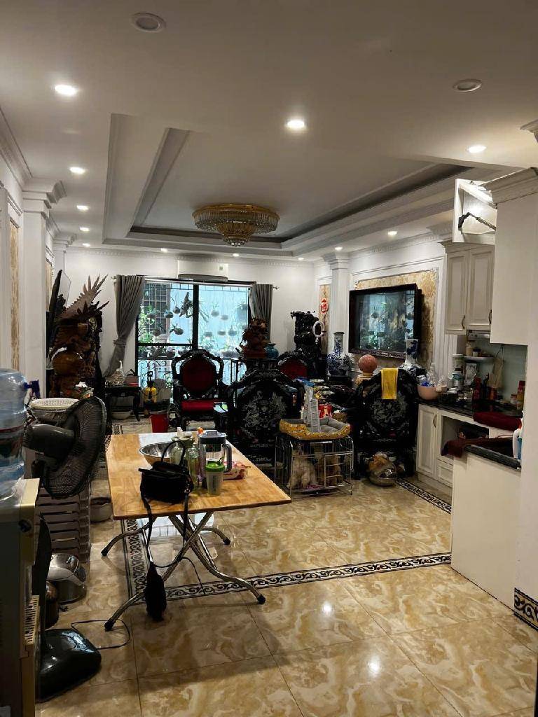 Bán gấp nhà Thái Hà, Trung Liệt, Đống Đa, 52m2, mặt tiền 4,3m, 5 phòng ngủ, giá nhỉnh 20 tỷ