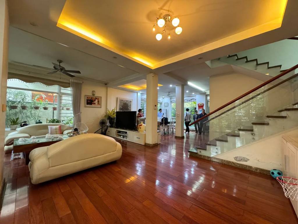 Bán nahnh biệt thự Linh Đàm,  Hoàng Mai, diện tích 285m2, giá 54 tỷ, mặt tiền 13m