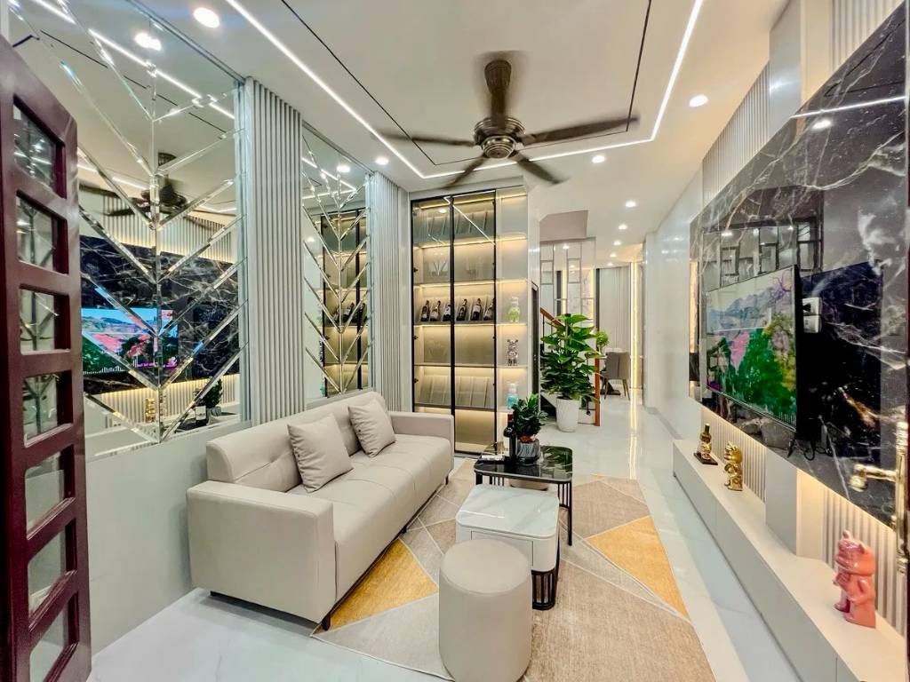 Hiếm! Lô góc phố Minh Khai, Hai Bà Trưng, 40m², 4 tầng, full nội thất, gần ô tô, vị trí vàng