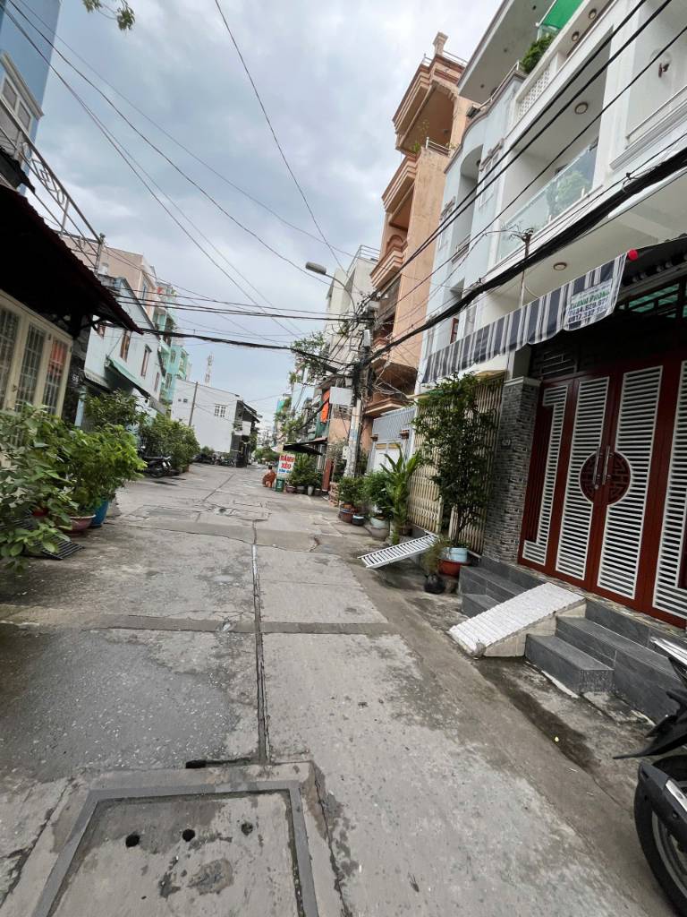 Bán nhà hẻm xe hơi CMT8, P.11, Q.3 – 4x22m, 3 tầng, có sẵn hợp đồng thuê – giá nhỉnh 16 tỷ