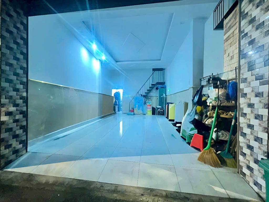 Bán nhà Hoàng Hữu Nam, Tp. Thủ Đức, 50m², 1 trệt 1 lửng, sổ hồng