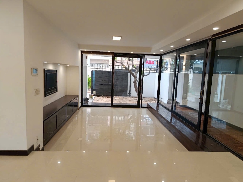 Bán nhà mặt phố Hiệp Bình Chánh,  Thủ Đức, diện tích 210m2 (10 x 21), giá 17,9 tỷ