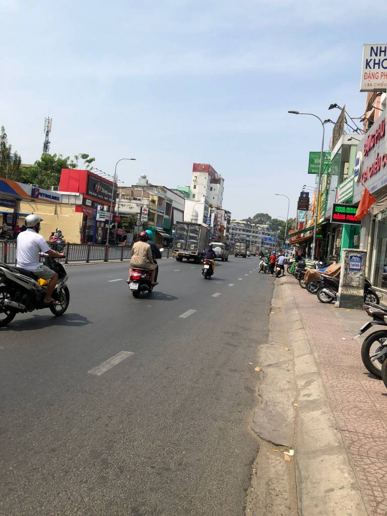 Bán nhà MT Phan Chu Trinh 4x22m, trệt 3 lầu, giá 16.99 tỷ TL, vị trí đẹp kinh doanh tốt