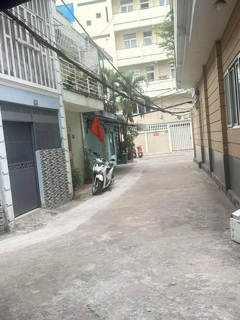 Bán nhà cách mặt tiền Mê Linh 10m, Bình Thạnh, 3 tầng, 3PN, hẻm xe tải, giá 8.8 tỷ