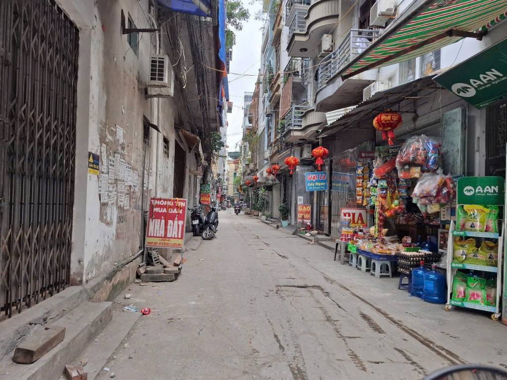 Bán nhà Yên Xá, Thanh Trì, 32m2, nhà dân xây chắc chắn, vài bước ra Tổng cục 5 Bộ Công an, giá 4,9 tỷ