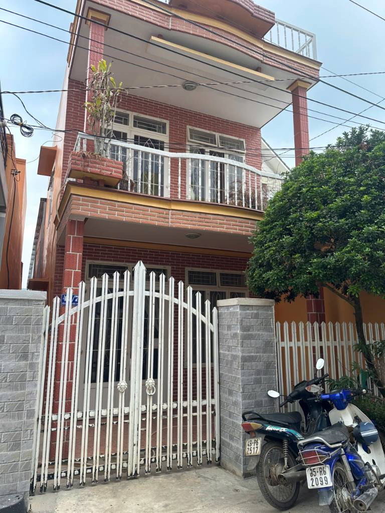 Bán nhà đường Tô Hiệu, trung tâm Đức Trọng, Đường oto thông thoáng, dọn vào ở ngay