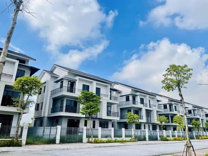 Bán biệt thự nhà vườn chỉ với hơn 4 tỷ diện tích 225m2 , tại Vsip thành phố Từ Sơn Bắc Ninh