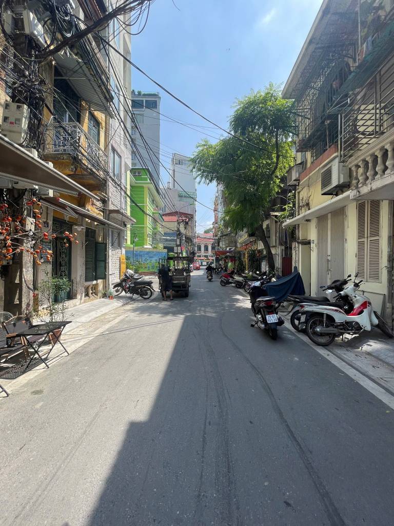 Nhà 2 mặt phố Phan Huy Ích, Hoè Nhai, 122m², mặt tiền 4.7m, sổ đỏ chính chủ, giá 55 tỷ