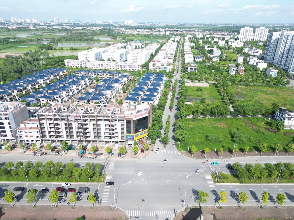 Cần cho thuê liền kề - biệt thự KĐT Thanh Hà, Hà Đông, dt sàn 430m2, 6 tầng có hầm, đường rộng
