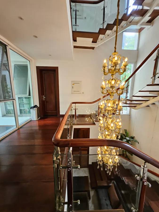 Biệt thự KĐT Linh Đàm 258m2 x 4 tầng, mặt tiền 13m, giá 63 tỷ