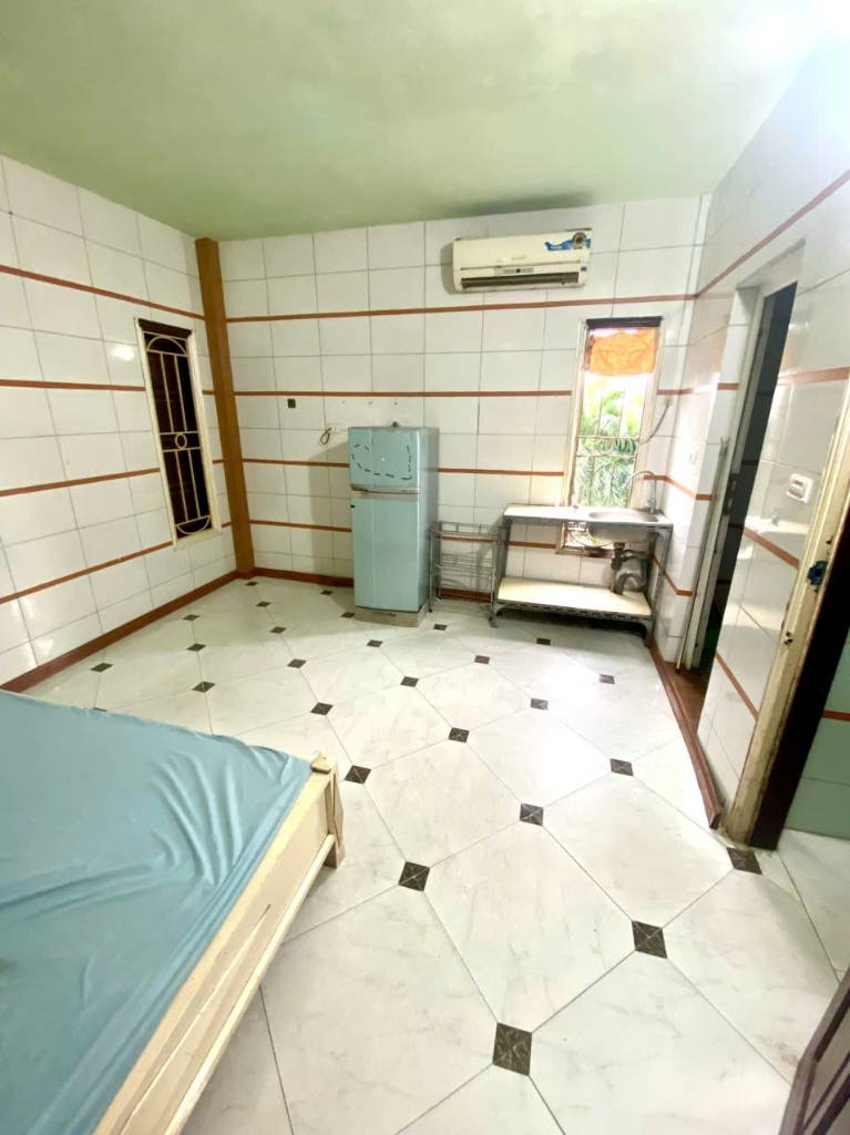 Phòng khép kín, cửa sổ thoáng, 20m2, đủ nội thất, Lê Trọng Tấn-La khê