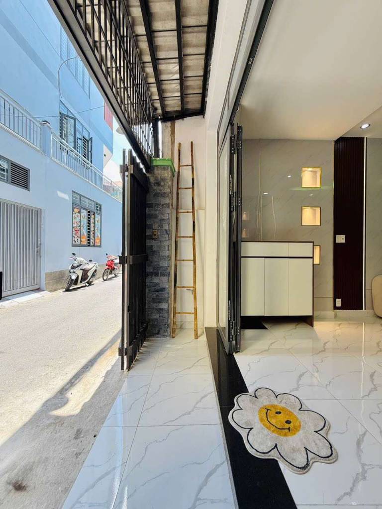 Bán Nhà Gần Emart, Hẻm Ô Tô, 52m², 4 Phòng Ngủ, 3 Tầng, Full Nội Thất – Chỉ 6.45 Tỷ