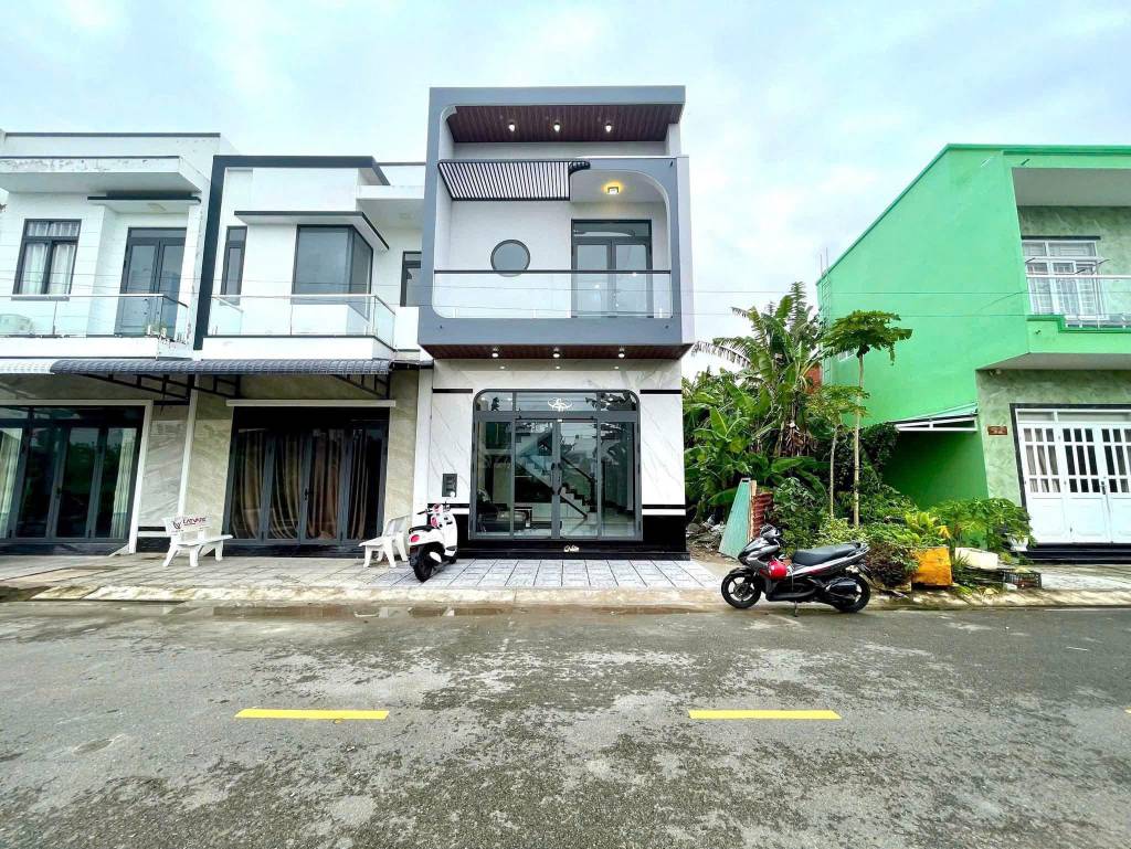 Bán nhà 1 trệt 1 lầu, đường số 20, KDC Nam An Hoà, P. Rạch Giá, T. An Giang