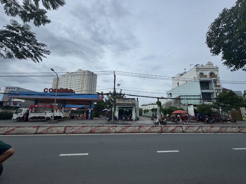 Bán đất 150m² mặt tiền Huỳnh Tấn Phát, trung tâm Nhà Bè, sổ hồng riêng, chỉ 12.99 tỷ