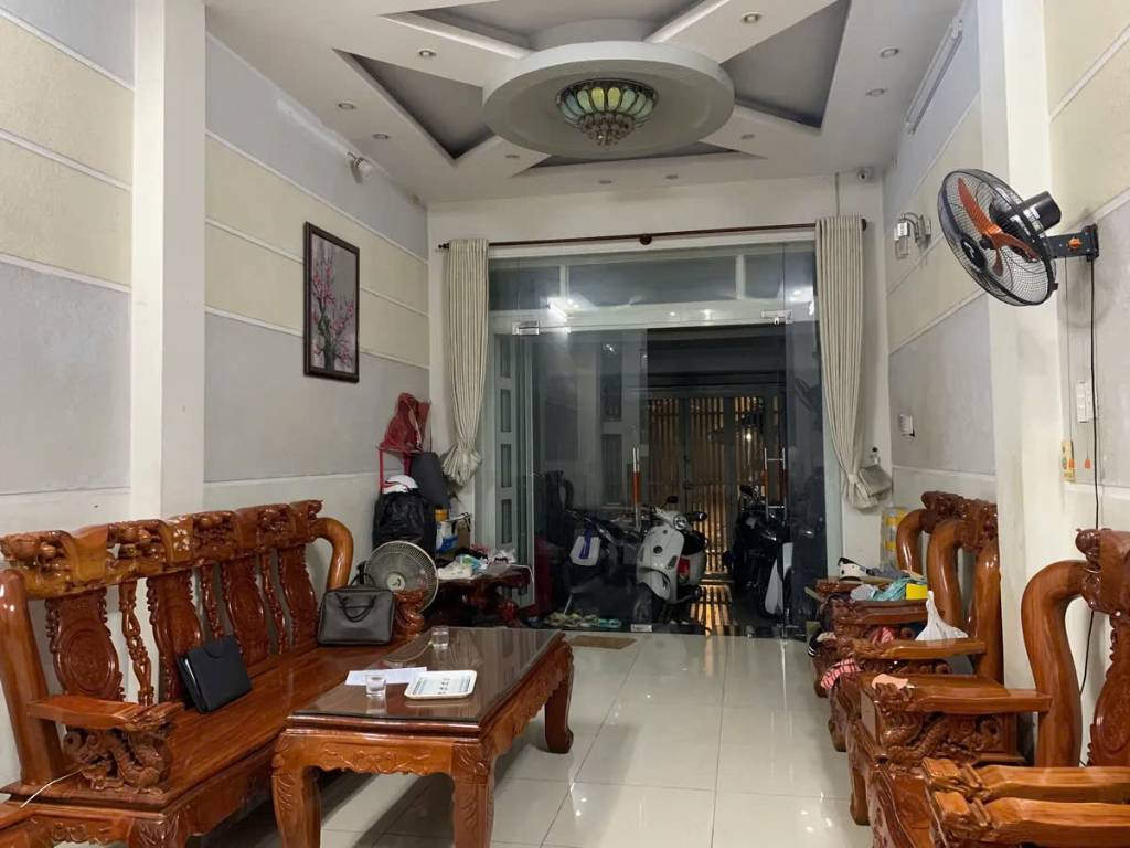 Bán nhà Mặt tiền Đặng Minh Trứ, khu Bàu Cát, 5 tầng, 83m2, KD tốt, chỉ 9.5 tỷ TL