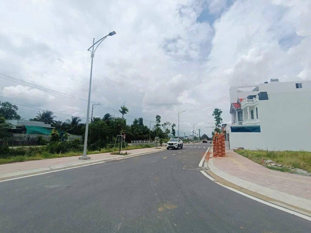 Chính chủ bán đất mặt tiền Quốc lộ 1A gần khu công nghiệp, Tân An, Long An, 100m2, giá 1,2 tỷ