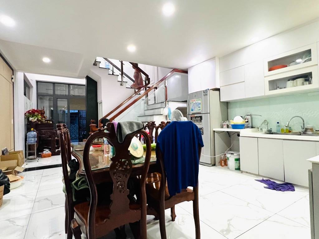 Bán nhà Nguyễn Ảnh Thủ, Quận 12, 4 tầng, hẻm 7m, 4 pn, giá nhỉnh 6,86 tỷ