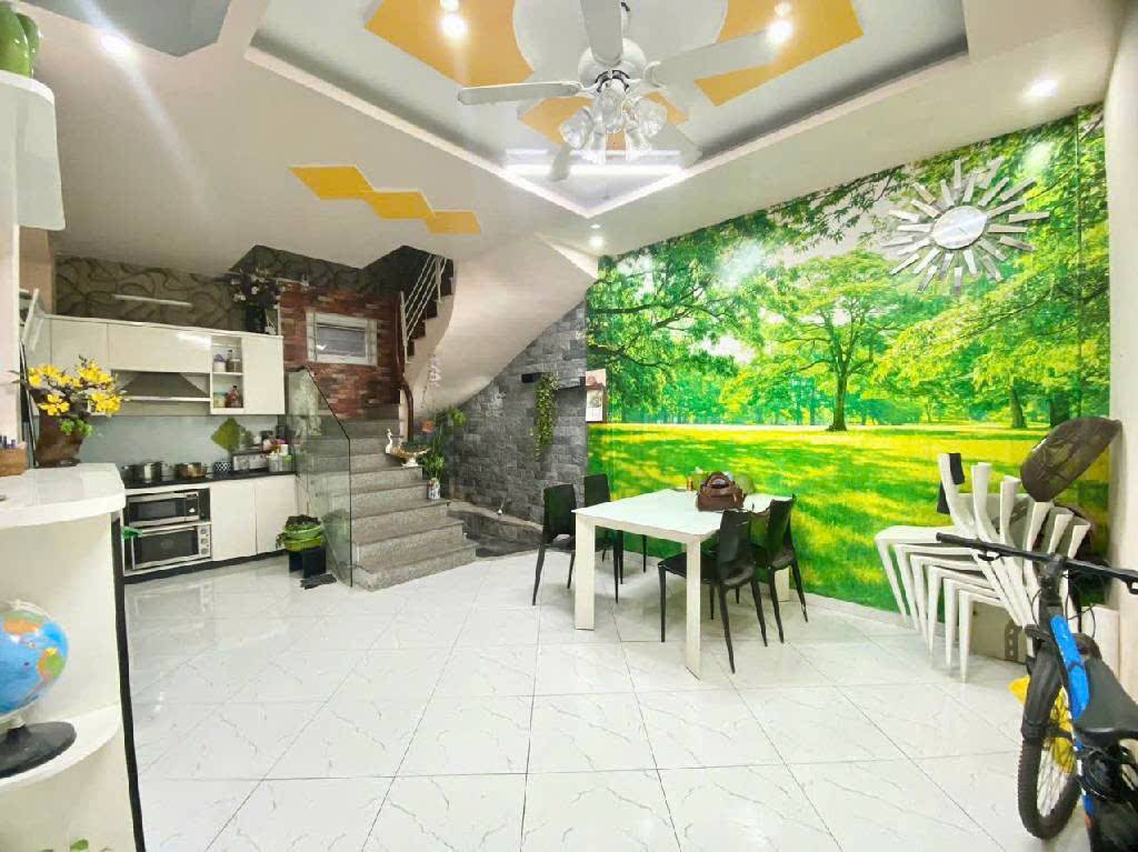 Bán nhà Bùi Xương Trạch 38m2, nhà dân xây 6 tấng, khu phố sầm uất nhiều tiện ích