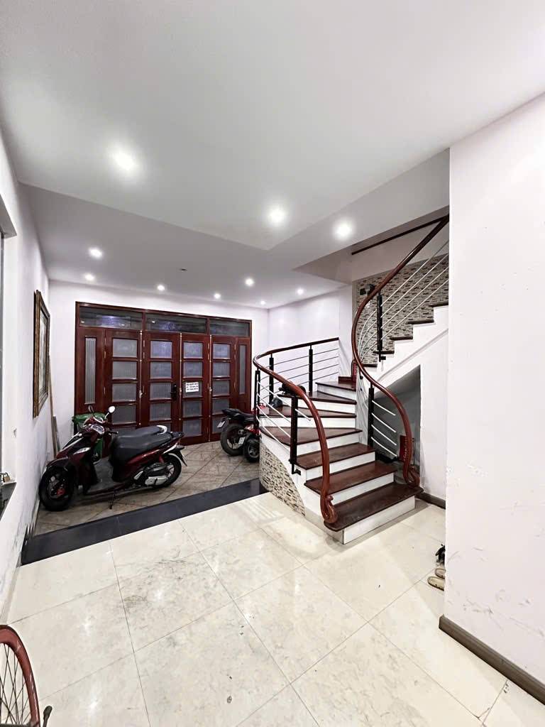 Bán căn hộ Trường Chinh, Đống Đa, vị trí đẹp, có thang máy, kinh doanh sầm uất, dòng tiền mạnh