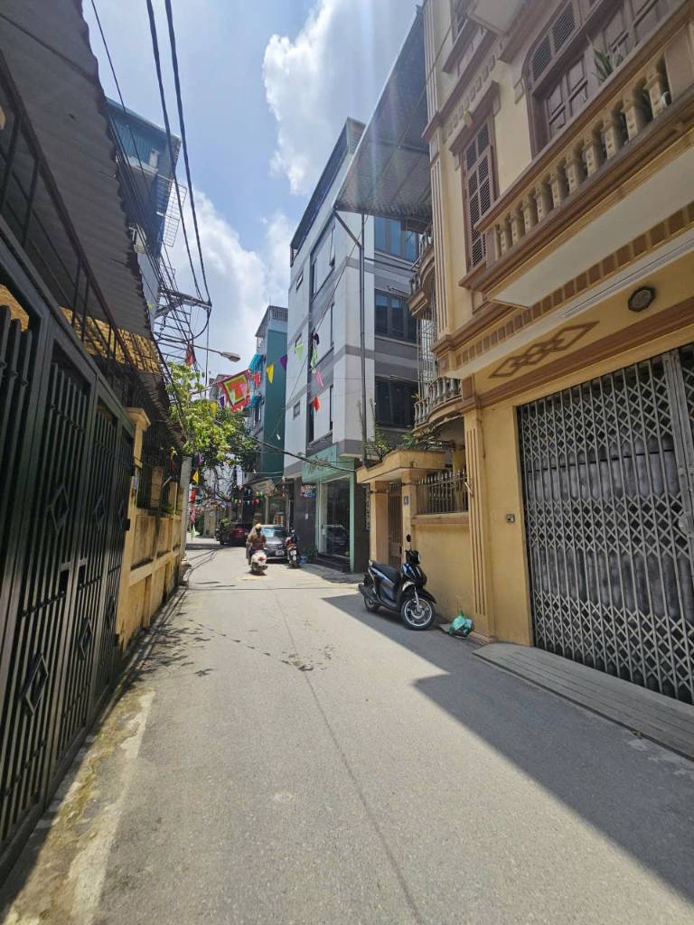 Bán nhà 5 tầng x 38m² ngõ rộng gần đường lớn, Miêu Nha – Xuân Phương, Nam Từ Liêm