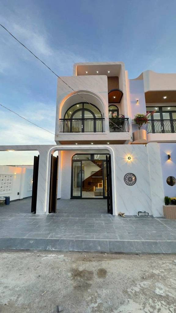 Bán nhà gần Vincom Tân An, Long An, 85m2, sổ hồng riêng, giá 2,3 tỷ
