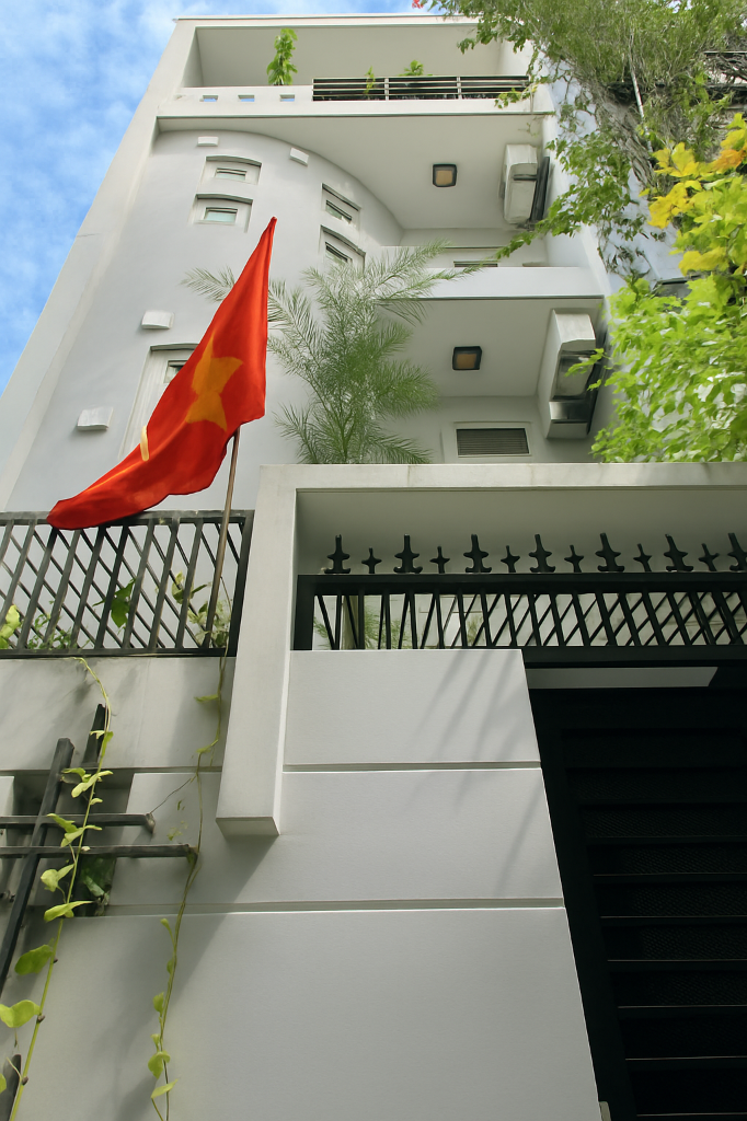 Bán nhà Trần Quang Diệu, Quận 3, 70m² x 4 tầng, cạnh hẻm ô tô, vị trí đẹp
