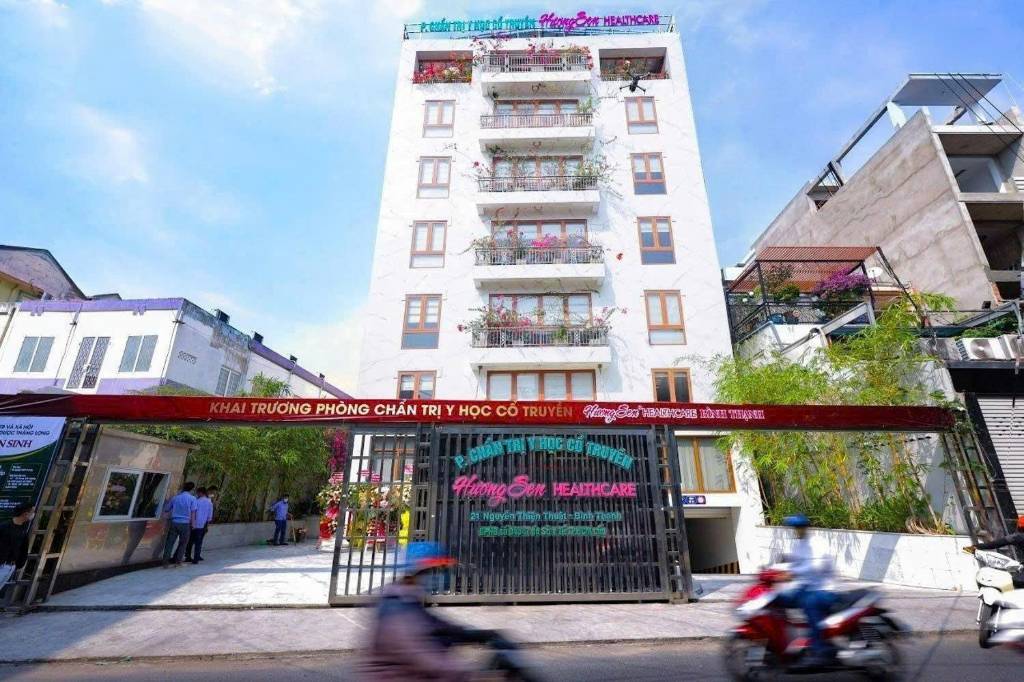 CHO THUÊ TÒA NHÀ 21 NGUYỄN THIỆN THUẬT, BÌNH THẠNH - 20M X 36M, TỔNG 4500M2 - 1 HẦM 8 TẦNG