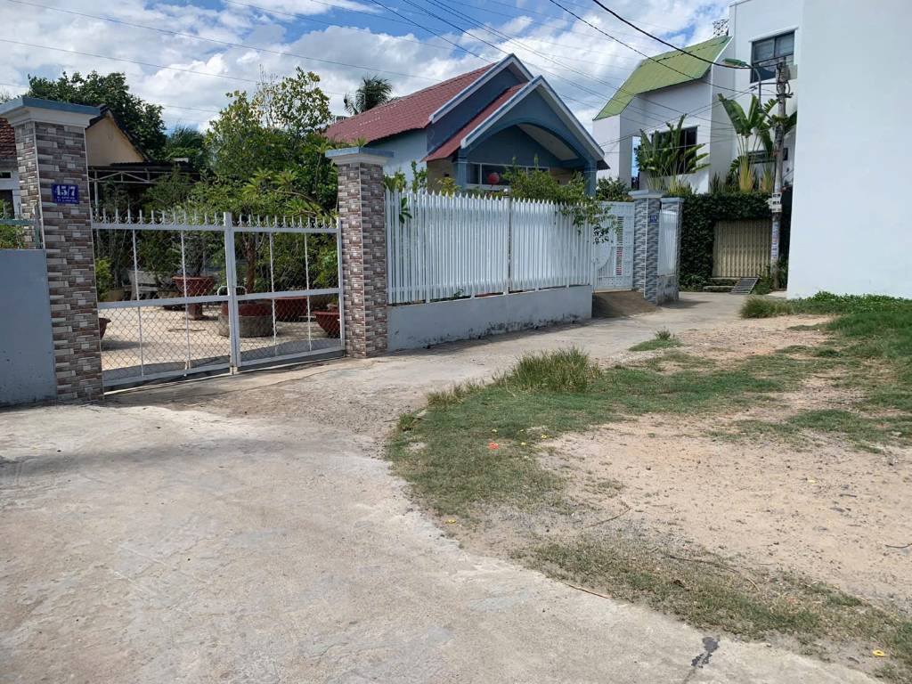 Lô góc đẹp 2 mặt đường ngay Chợ Vĩnh Thái - Trung Tâm kinh doanh buôn bán sầm uất - P.Nam Nha Trang