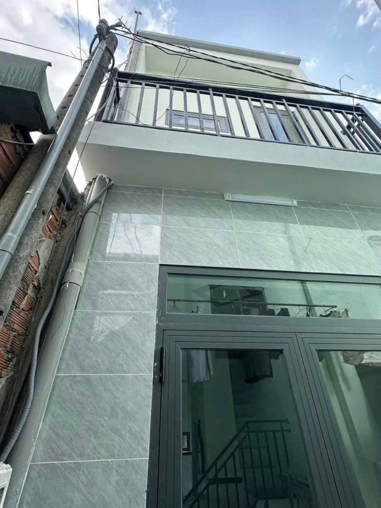 Nhà 1 trệt 1 lầu, gần trường Kim Đồng, P. Biên Hòa, vị trí đẹp, sổ riêng, ở ngay