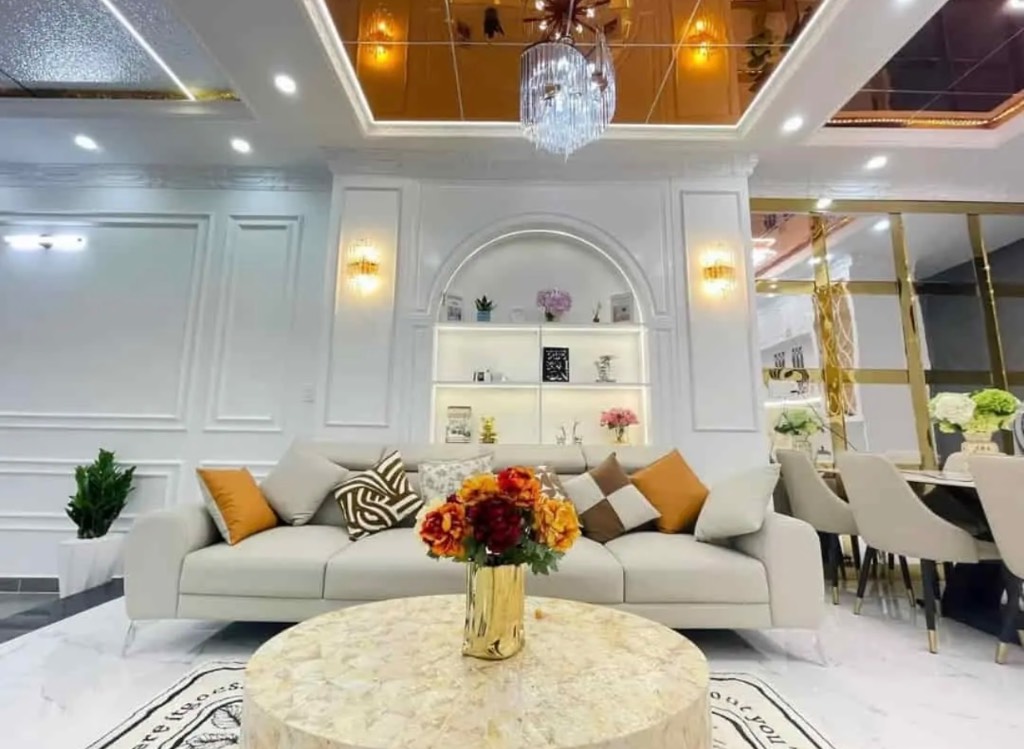Bán gấp nhà phố 3 tầng, 74m2, mặt tiền Võ Văn Môn, Tp. Tân An, giá chỉ 2tỷ4