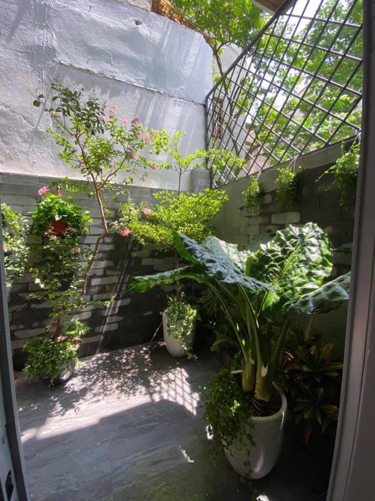 Tổ ấm cho gia đình - nhà đẹp gần Ngã Tư Sở - View sân vườn - ở ngay - giá 8.25 tỷ