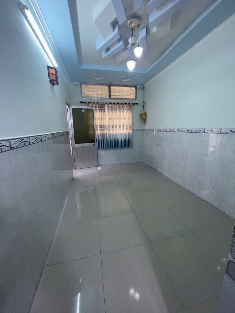 Cho thuê nhà 3 phòng ngủ mặt tiền hẻm 3 mậu thân gần Đại học Cần Thơ