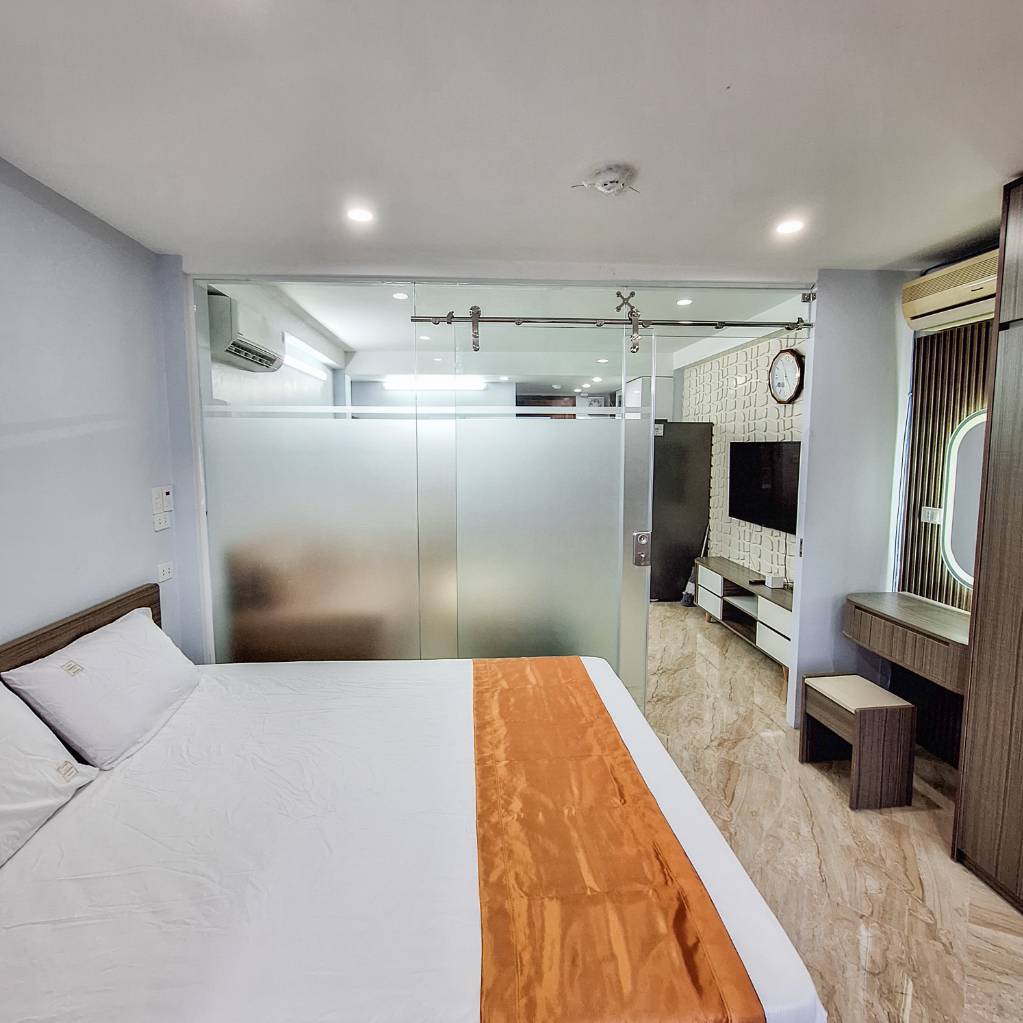Cho thuê CH mini 52m², ngõ ô tô phố Hào Nam, nội thất mới, giá 8.5 triệu/tháng