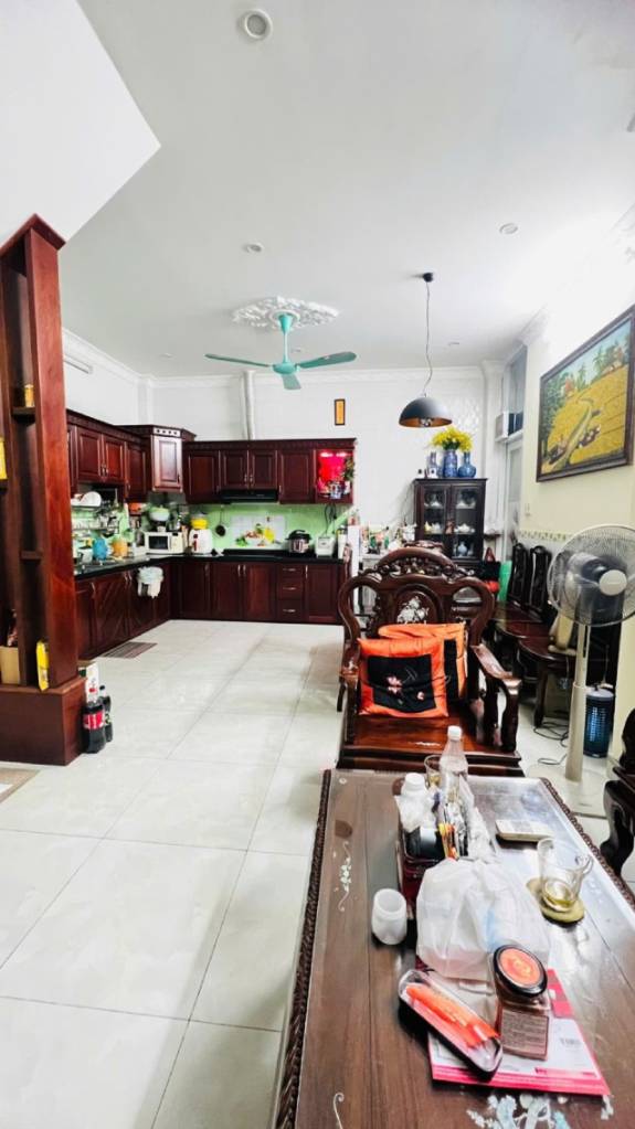 NHÀ CMT8 - NGỘP BANK GẤP BÁN - 10M RA HẺM Ô TÔ - 56M2 - 4 TẦNG - 6PN - DÒNG TIỀN - NỘI THẤT XỊN SÒ