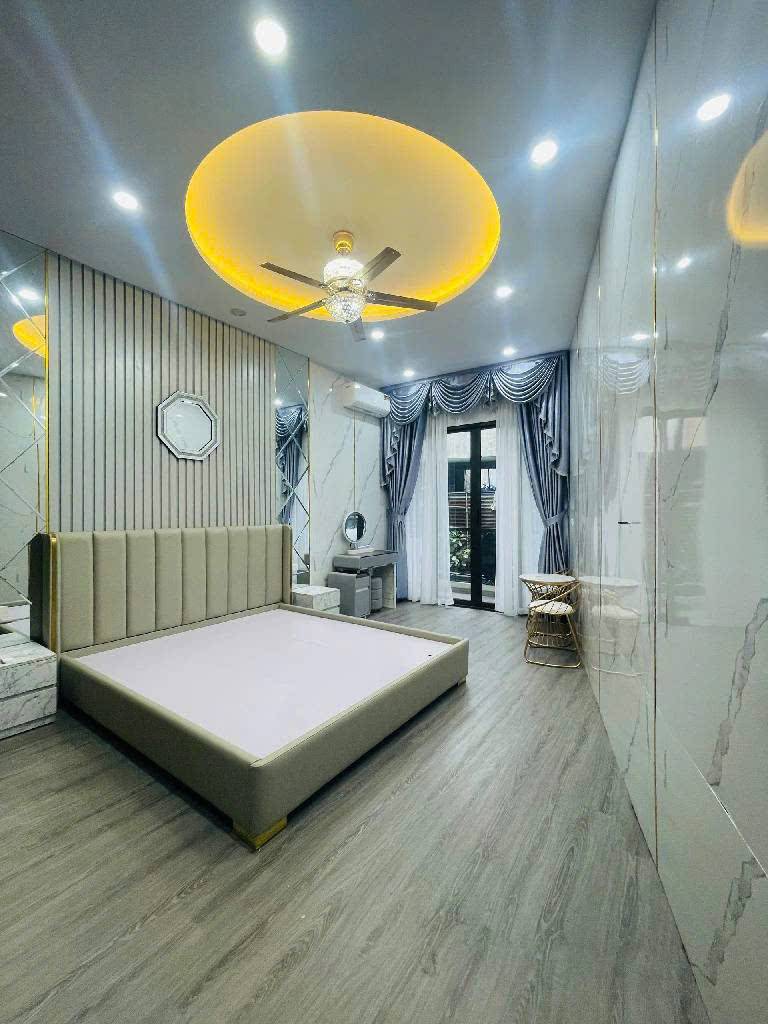 Bán nhà Trường Chinh 49m2 x 5 tầng, ô tô đỗ cửa ngõ thông 2 phố lớn, nở hậu đón tài lộc