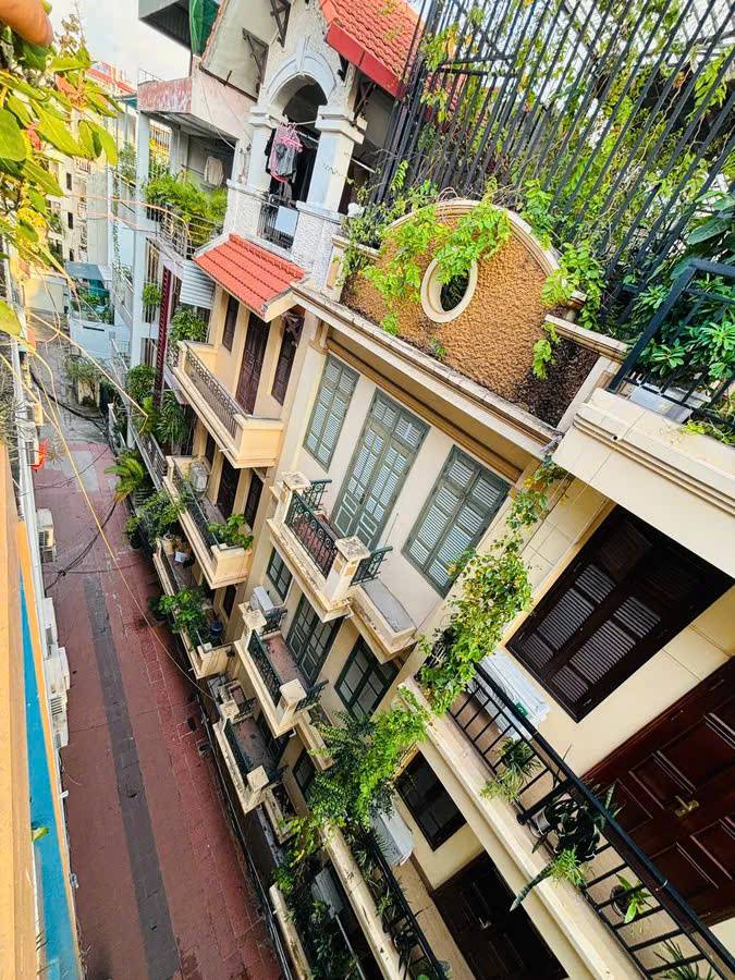 Bán nhà phố Hoàng Hoa Thám Ba Đình, 45m²/50m²,5T MT 4.6m – Gara ô tô - Phân lô - Giá tốt