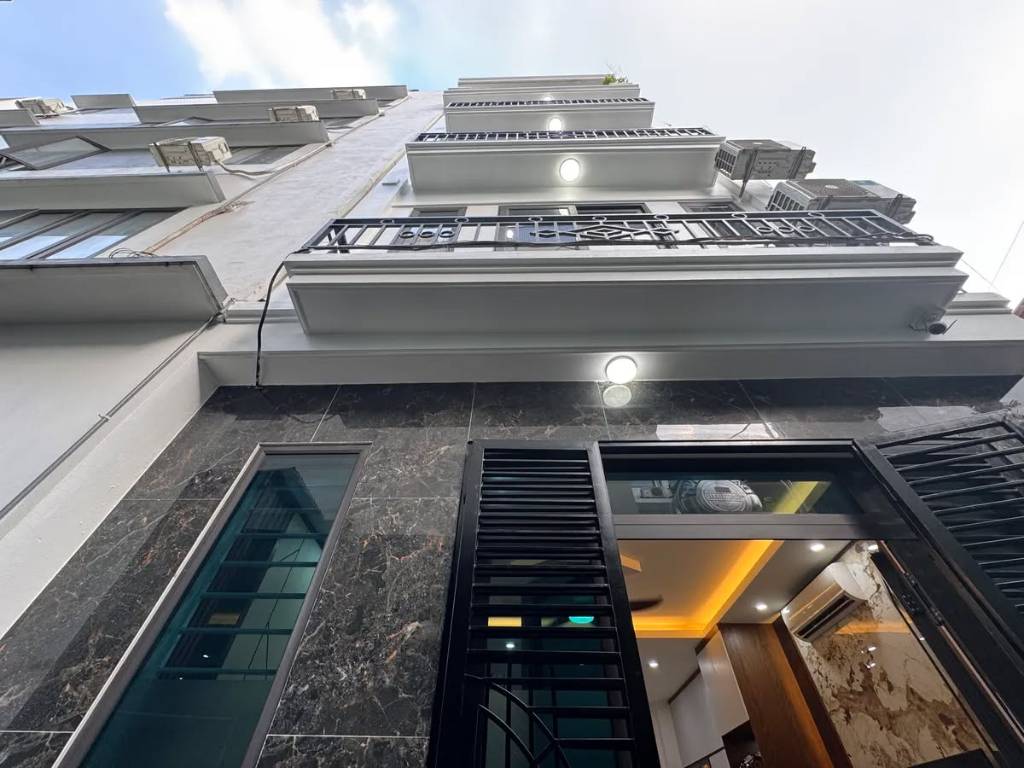 Bán nhà Kim Giang 46m² x 5T, ngõ ô tô, nhà mới đẹp, full nội thất, giá 7.85 tỷ, sổ đỏ chính chủ