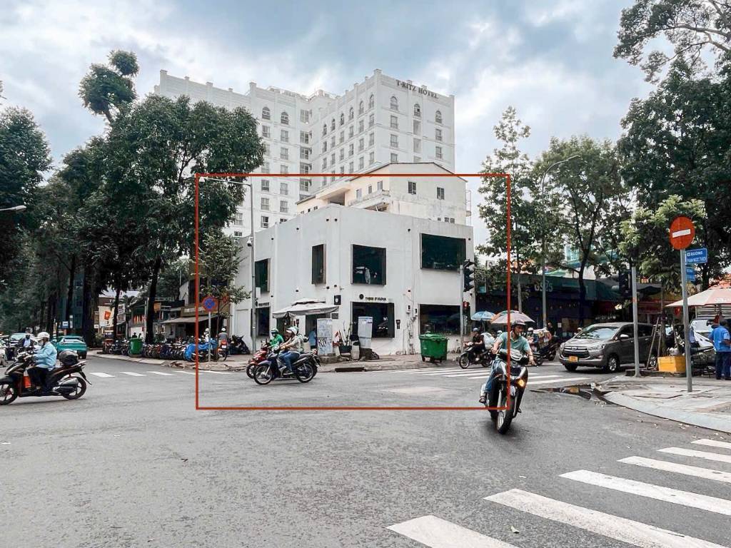 CHO THUÊ NHÀ GÓC 2MT 130C NGUYỄN ĐÌNH CHIỂU + PHẠM NGỌC THẠCH QUẬN 3 - 15M X 10M - 2 TẦNG