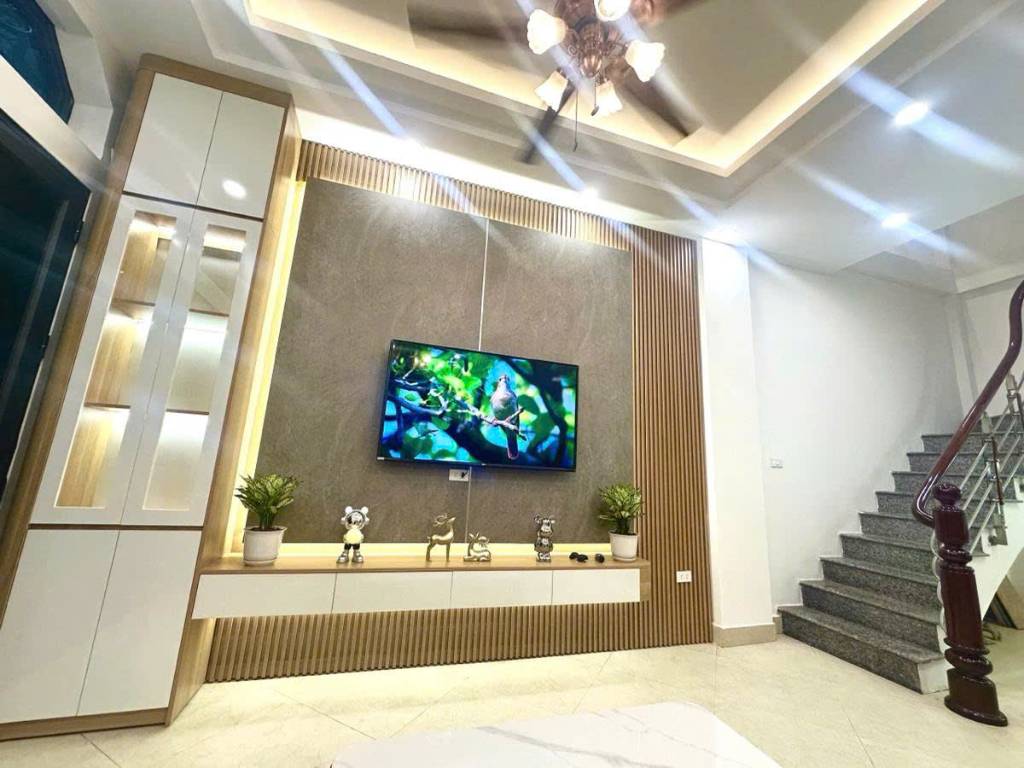 Nhà đẹp kinh doanh online, mặt ngõ thông 3m phố Thanh Xuân, DT 39 m², 5 tầng giá chỉ 7,6 tỷ có thương lượng