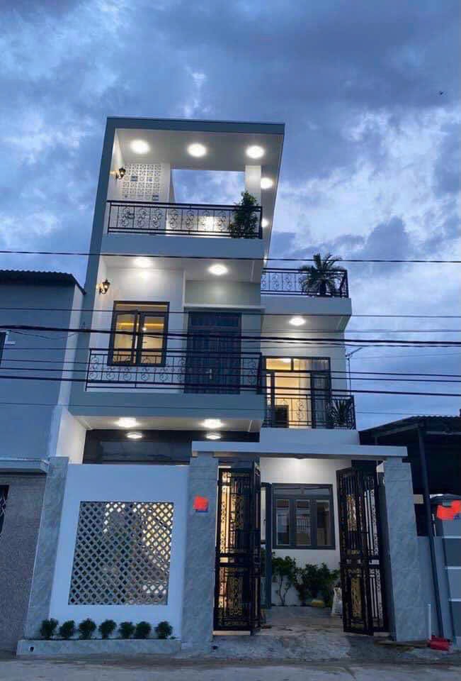 Bán nhà 3 tầng Xuân Lạc, Vĩnh Ngọc, Tây Nha Trang, sổ riêng, giá tốt