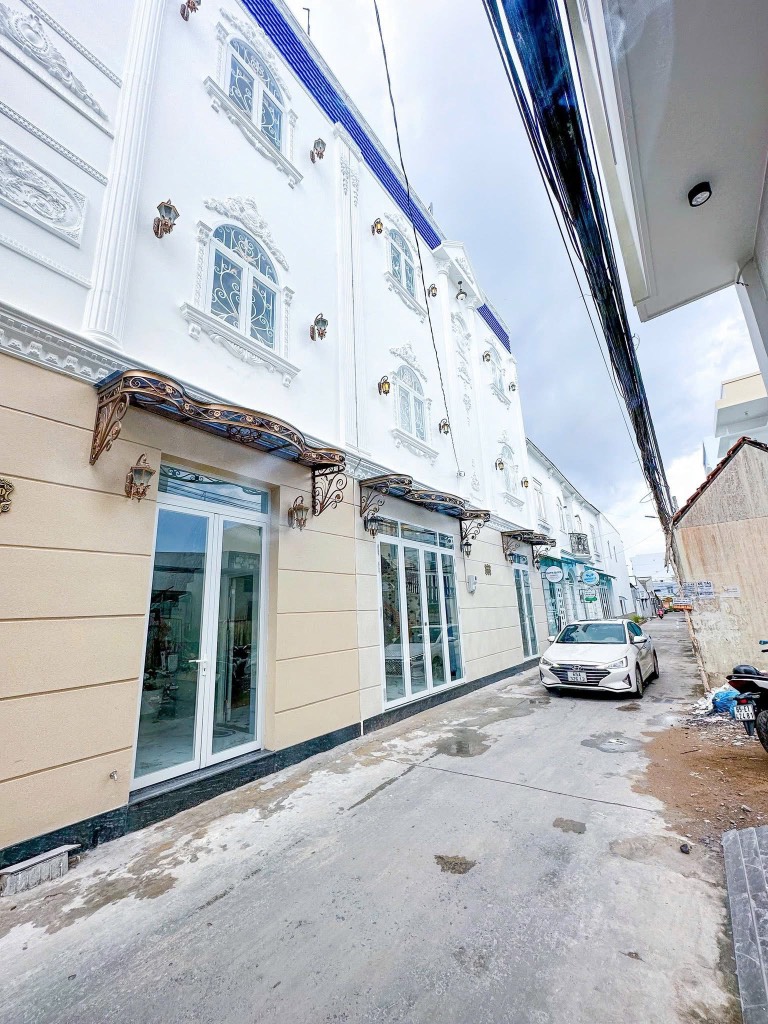 Bán nhà 2 lầu mới xây, lộ ô tô, mặt tiền hẻm KD, Nguyễn Văn Cừ, An Khánh, Ninh Kiều, Cần Thơ