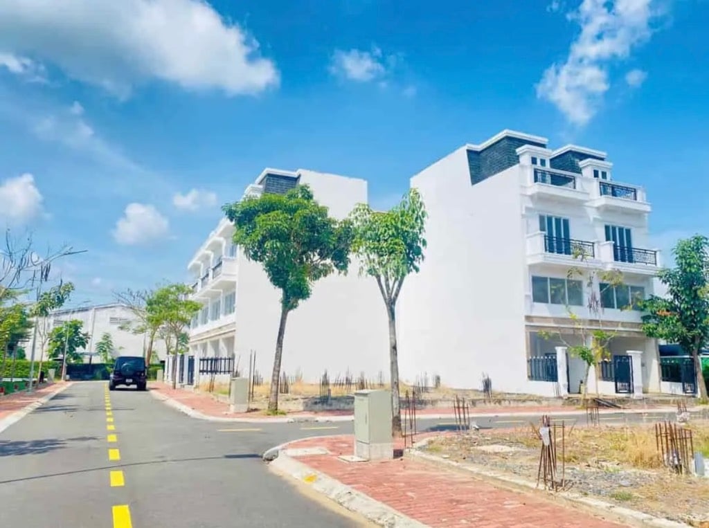 Bán đất nền 86m², mặt tiền quốc lộ 1A, Tp. Tân An, sổ hồng riêng, giá chỉ 1 tỷ
