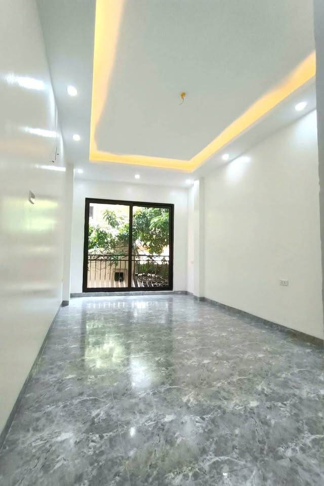 Bán Nhà Sát Phố Thanh Xuân, Ô Tô Đỗ Cửa, 10m Ra Ô Tô Tránh, 41m2, 8.4 Tỷ