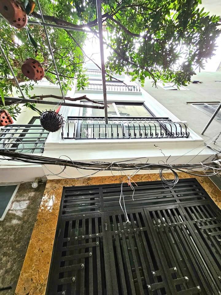 Bán Nhà Sát Phố Thanh Xuân, Ô Tô Đỗ Cửa, 10m Ra Ô Tô Tránh, 41m2, 8.4 Tỷ