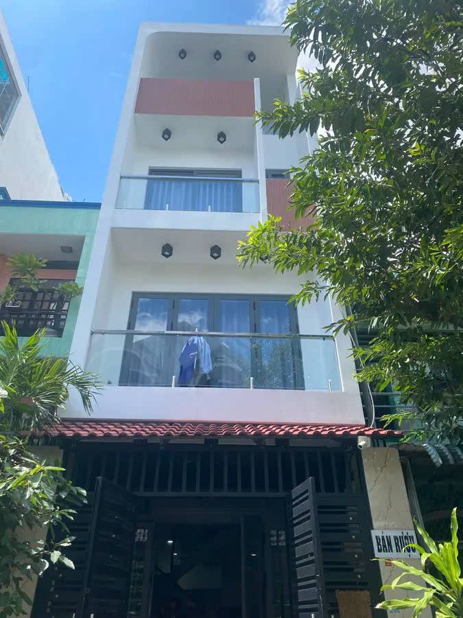 Hẻm xe tải Thoại Ngọc Hầu, 60m2, 4 tầng BTCT, 5PN, xinh xắn lung linh