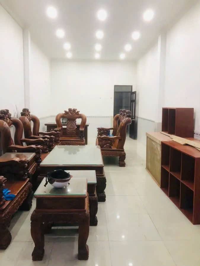 Nhà vào ở ngay, hẻm xe hơi Hòa Bình, 60m2, 4x15m, giá cực tốt