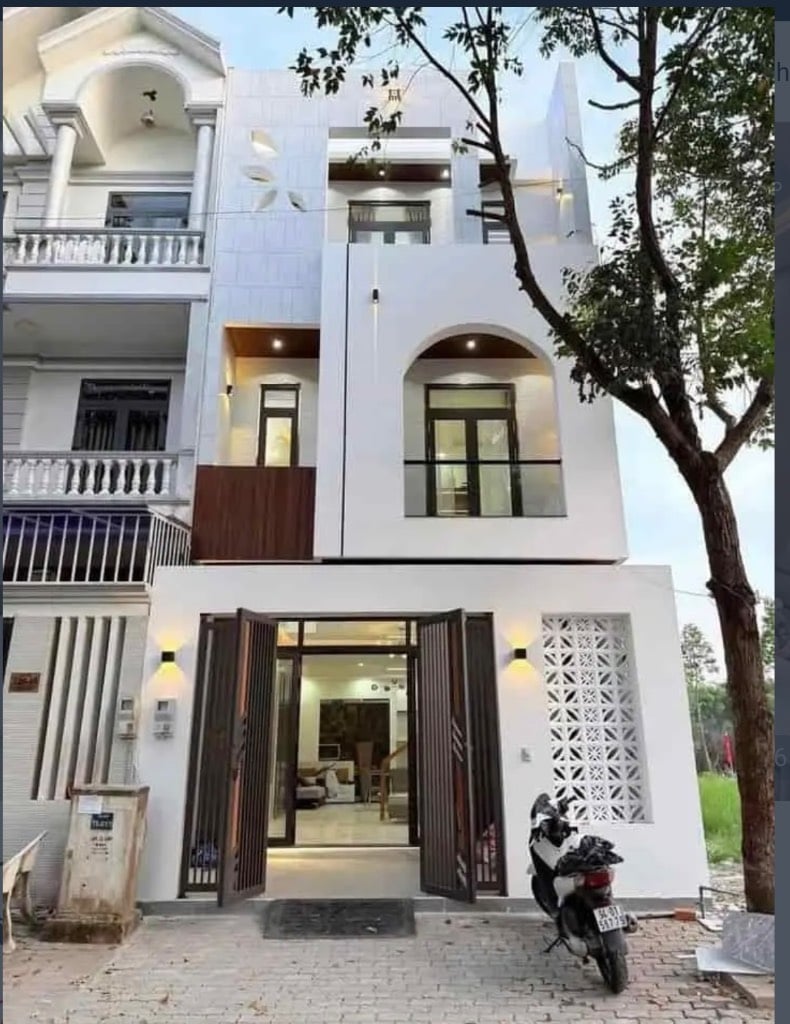 Chính chủ bán biệt thự mini 3 tầng, khu cao cấp QL1A Tân An, SHR, Giá chỉ 2 tỷ 7